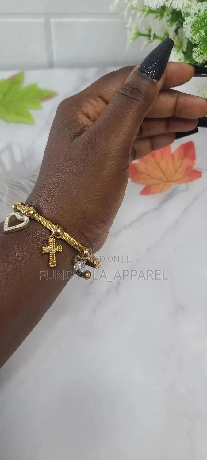 Fashionable Female Gold Bangle