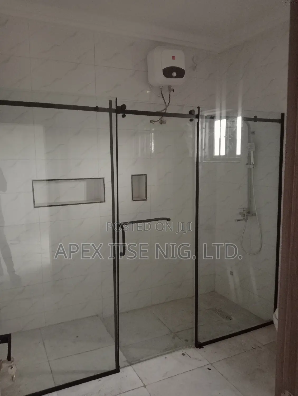Executive Glass Cubicle With Black Fittings