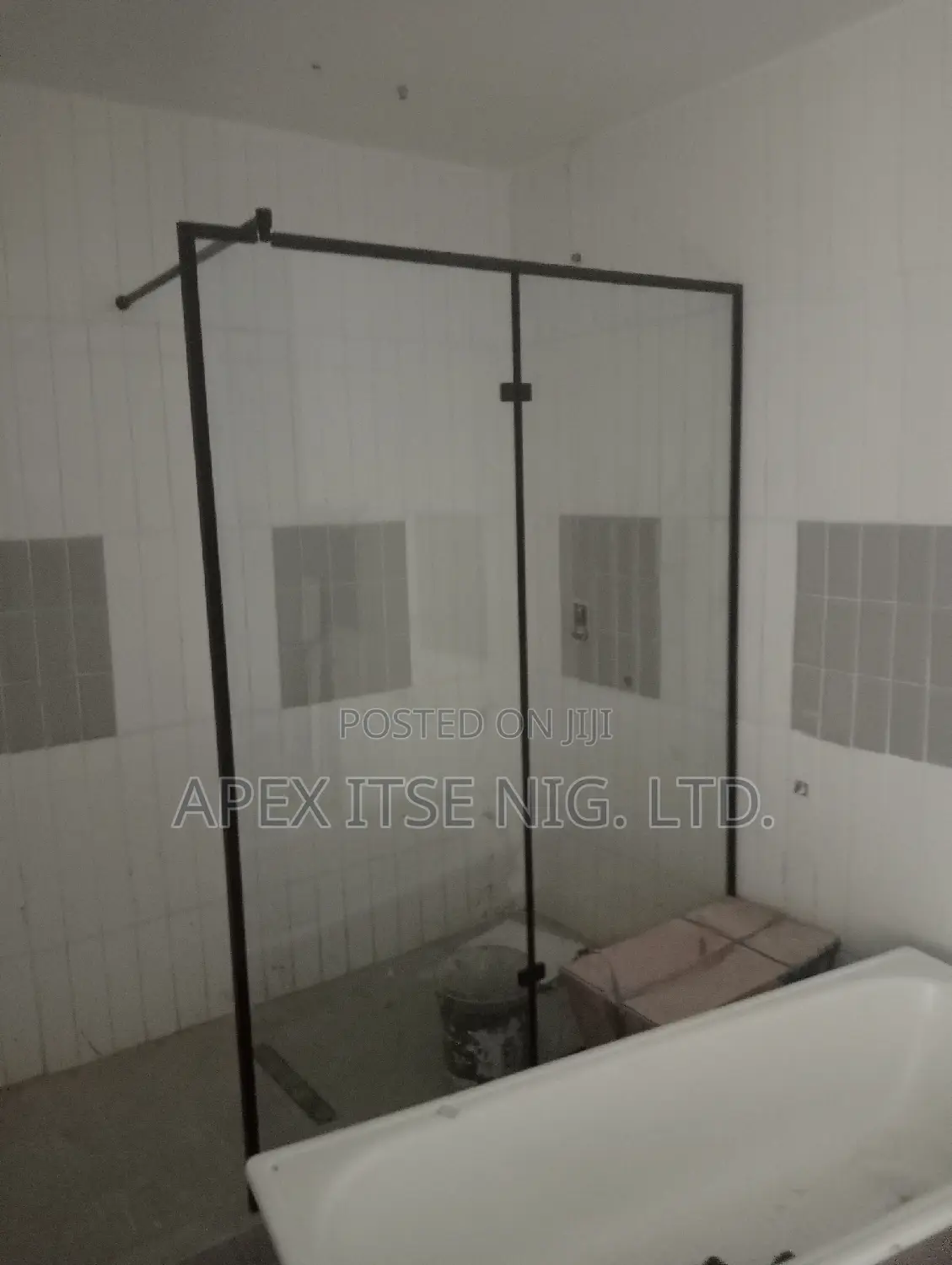 Active Fixed Glass Bathroom