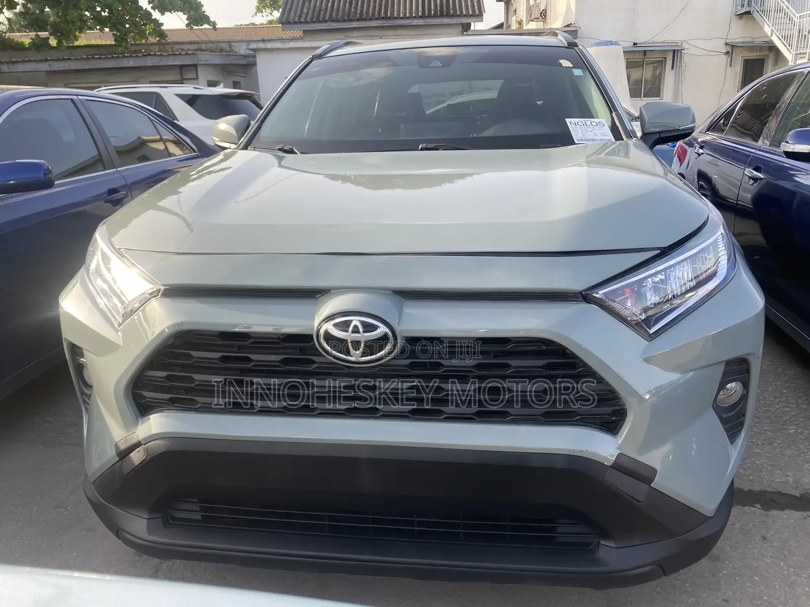 Toyota RAV4 XLE FWD 2020 Green