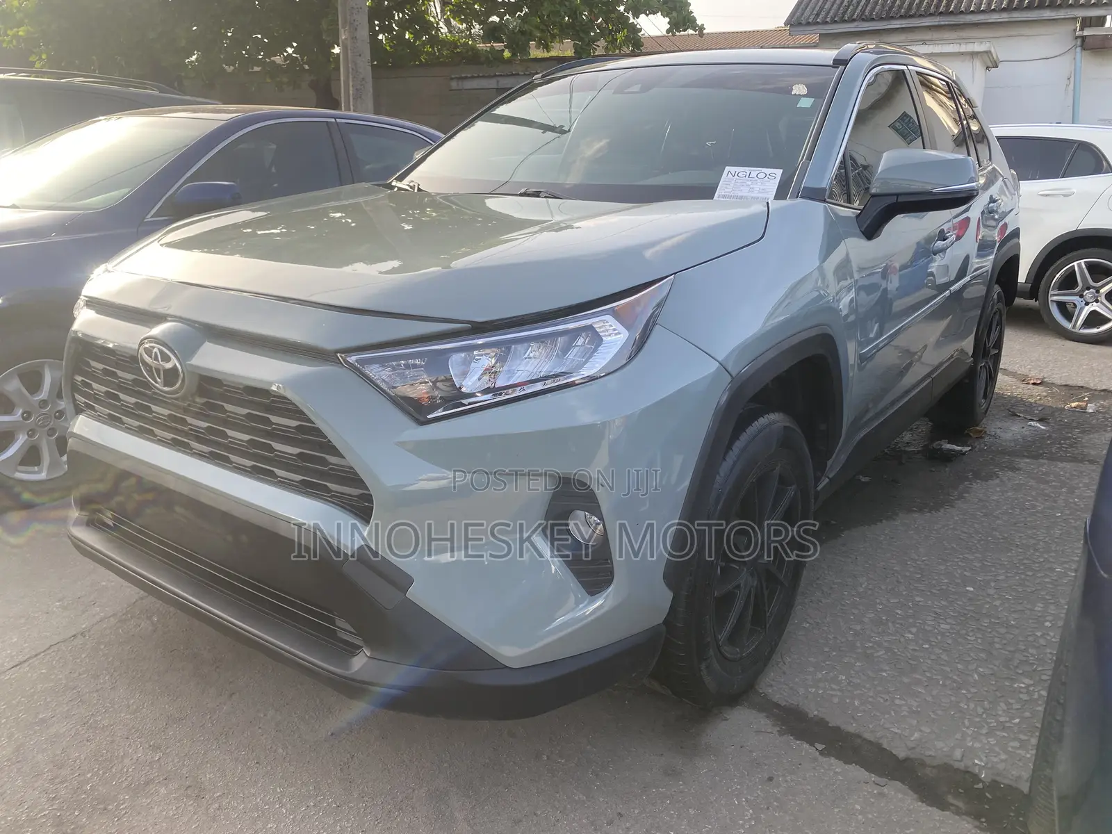 Toyota RAV4 XLE FWD 2020 Green