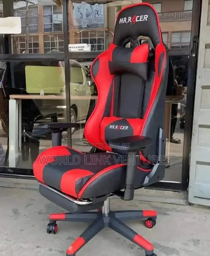 Gaming Chair With Foothrest