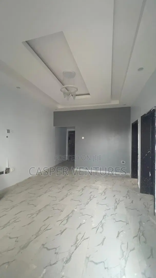 Mini Flat in Atlantic View, Igbo-efon for rent