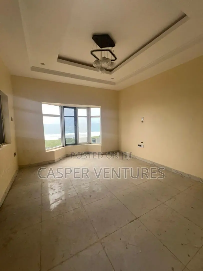Mini Flat in Atlantic View, Igbo-efon for rent