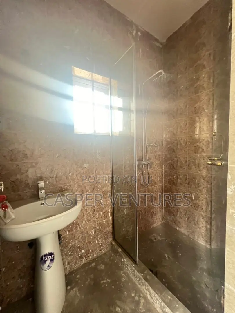 Mini Flat in Atlantic View, Igbo-efon for rent
