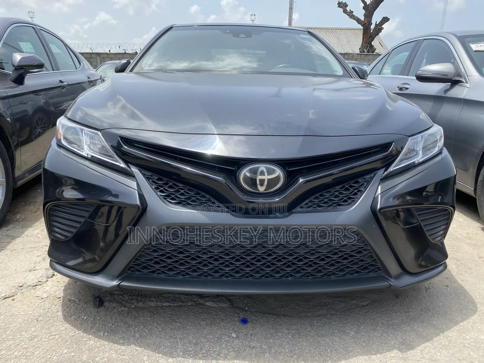 Toyota Camry SE FWD (2.5L 4cyl 8AM) 2018 Black