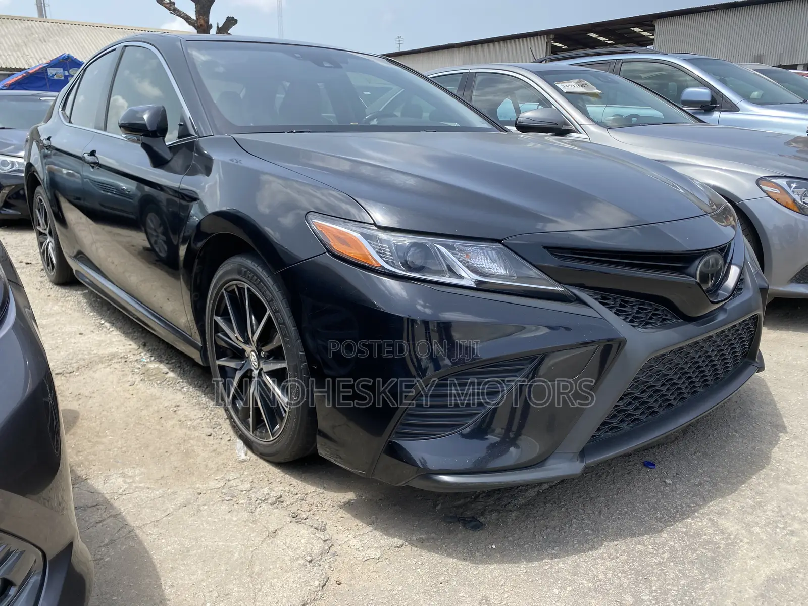 Toyota Camry SE FWD (2.5L 4cyl 8AM) 2018 Black