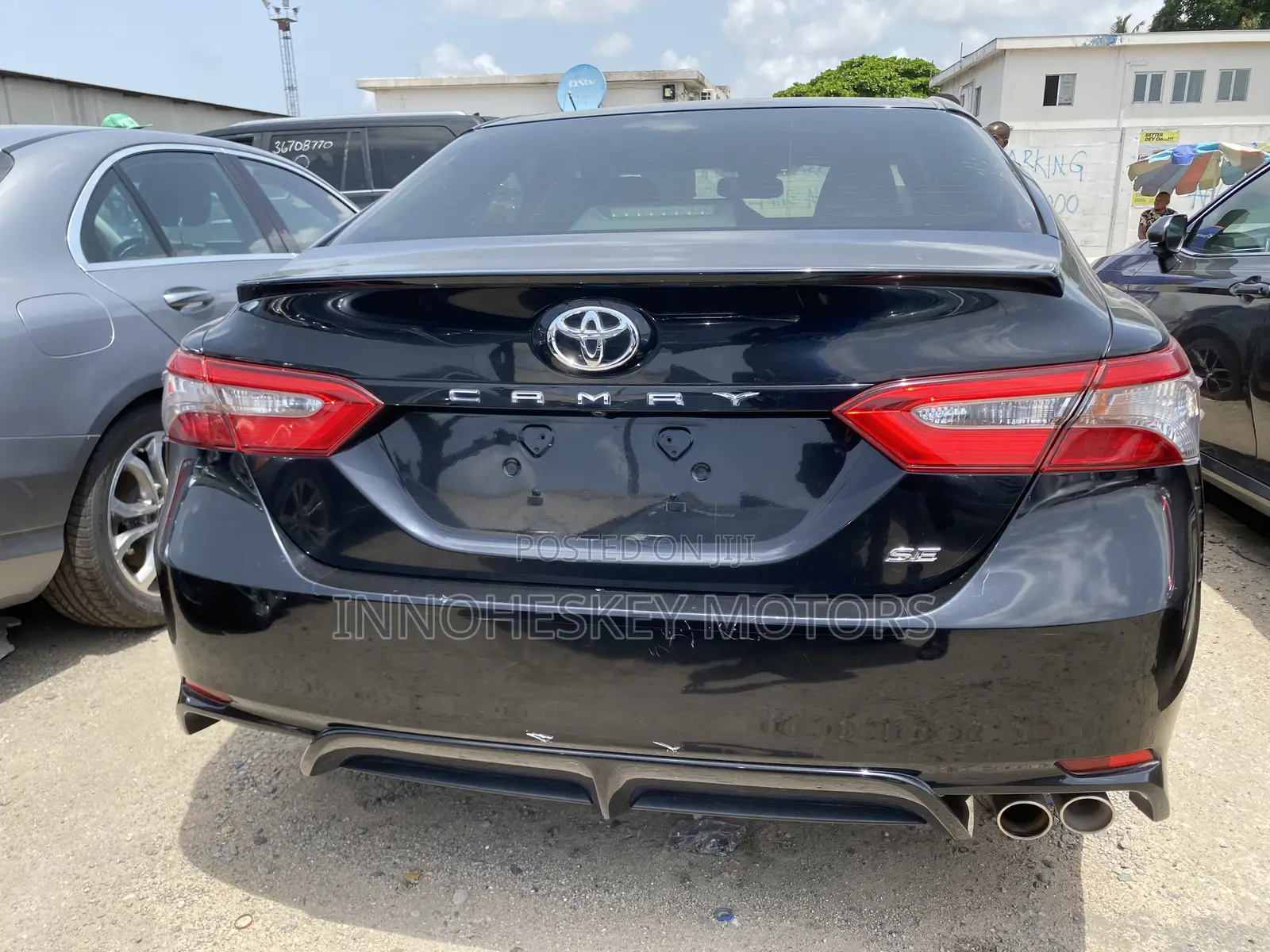 Toyota Camry SE FWD (2.5L 4cyl 8AM) 2018 Black