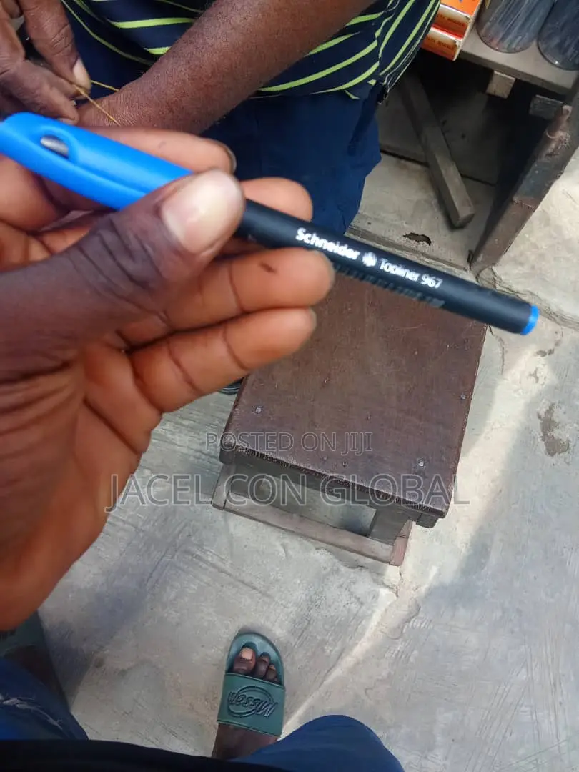 Schneider Pen Topliner 967 ( the Tip Is 0.4mm or 0.6mm)