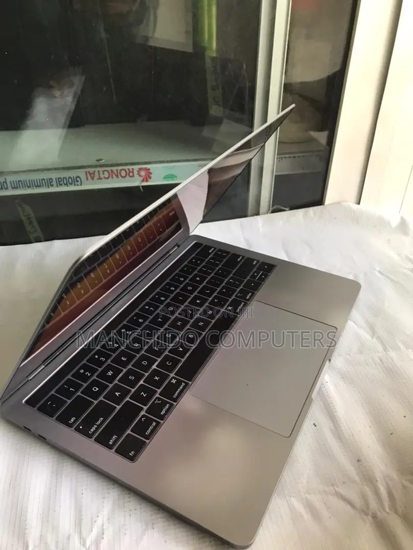 Laptop Apple MacBook 2018 8GB Intel Core I5 SSD 512GB