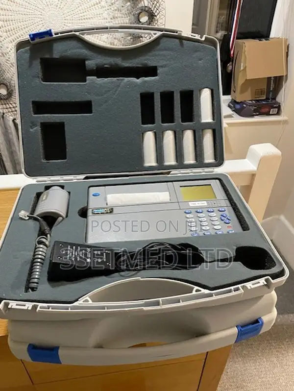 1 X Micromedical Microlab Desktop Spirometer