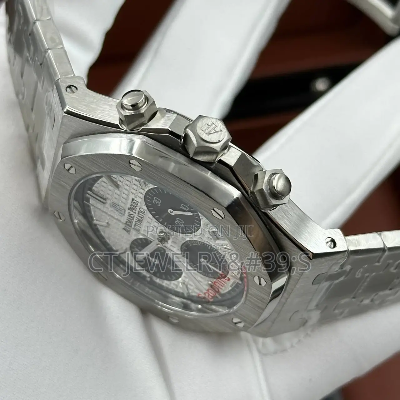 Audemars Piguet Royal Oak Chronograph(Quartz Movement)Silver