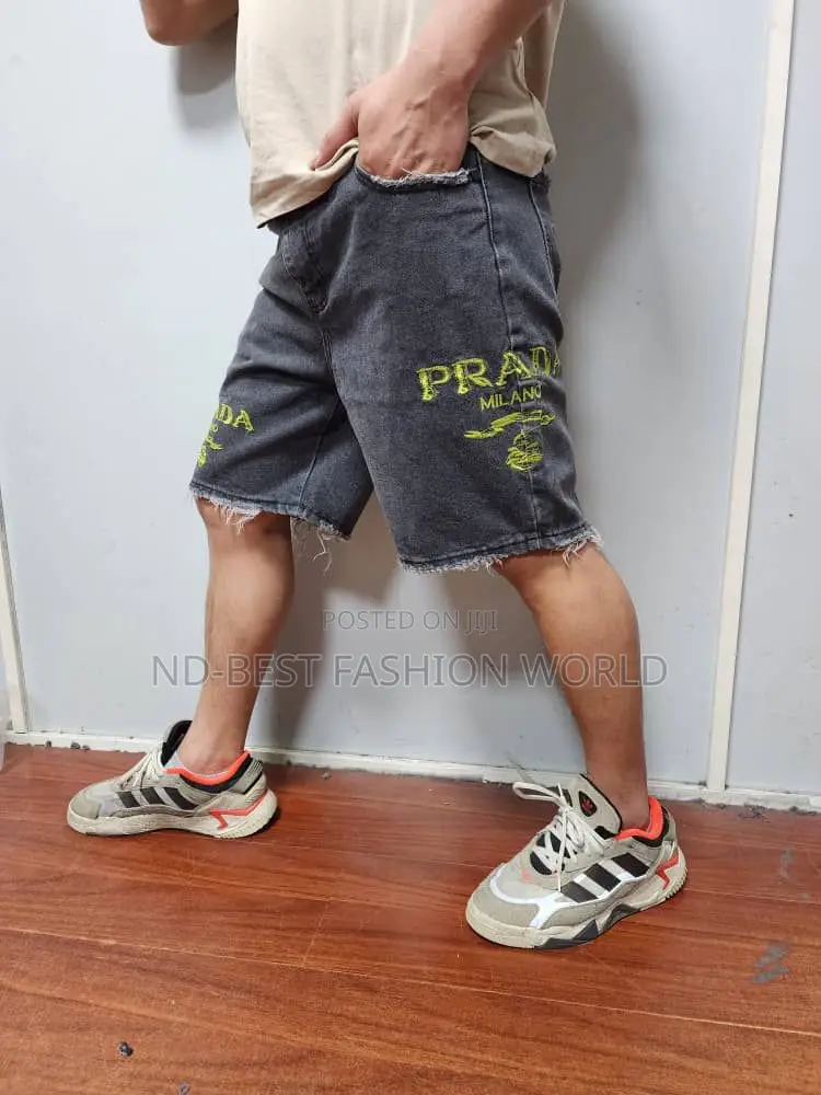 Pure Quality Short Neaker Jeans