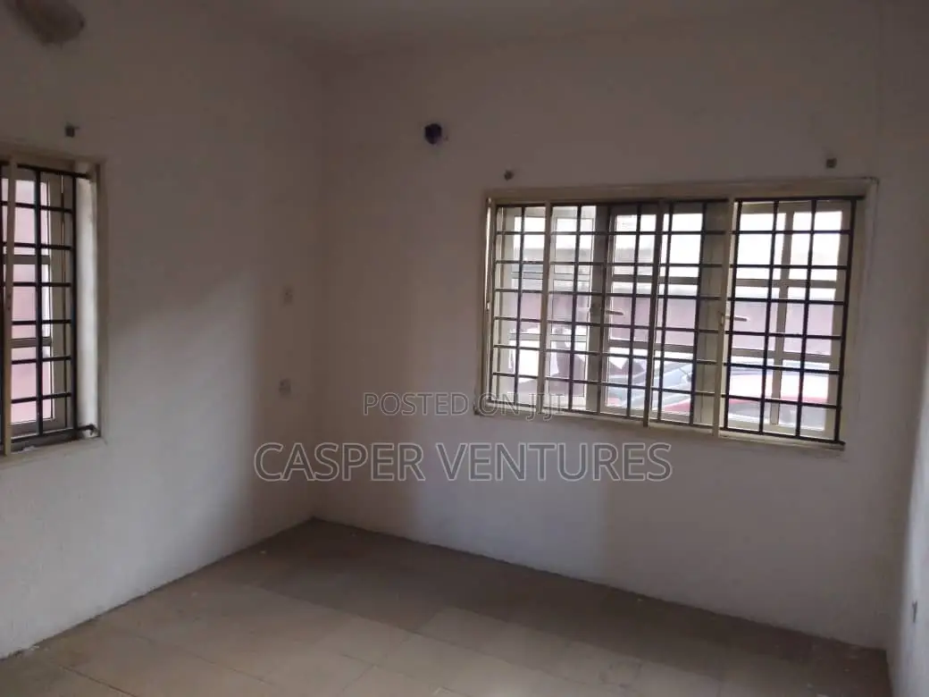 2bdrm Apartment in New Road, Lekki for rent