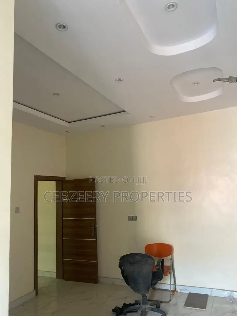 2bdrm Block of Flats in Magodo for rent