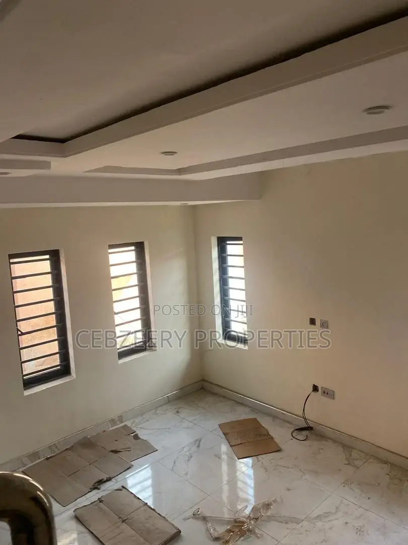 2bdrm Block of Flats in Magodo for rent