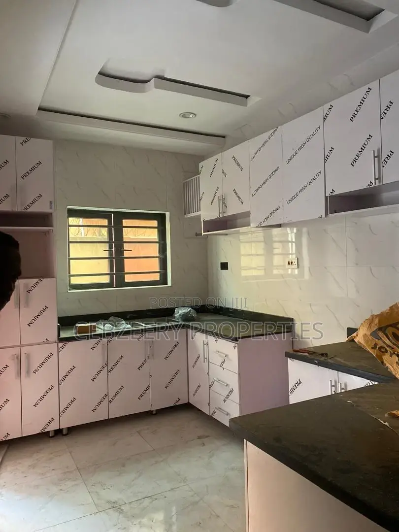 2bdrm Block of Flats in Magodo for rent