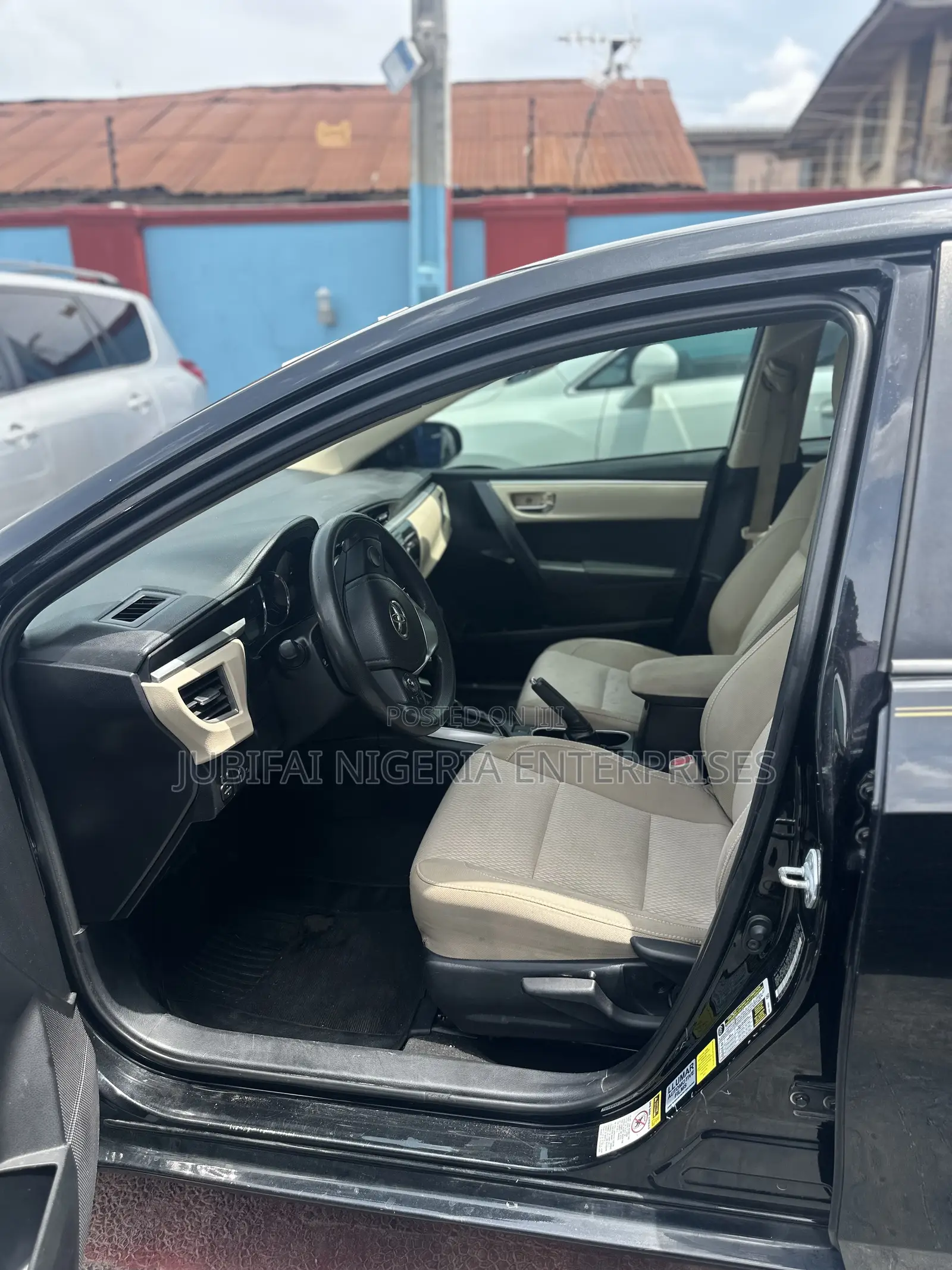Toyota Corolla LE 4dr Sedan (1.8L 4cyl CVT) 2015 Black