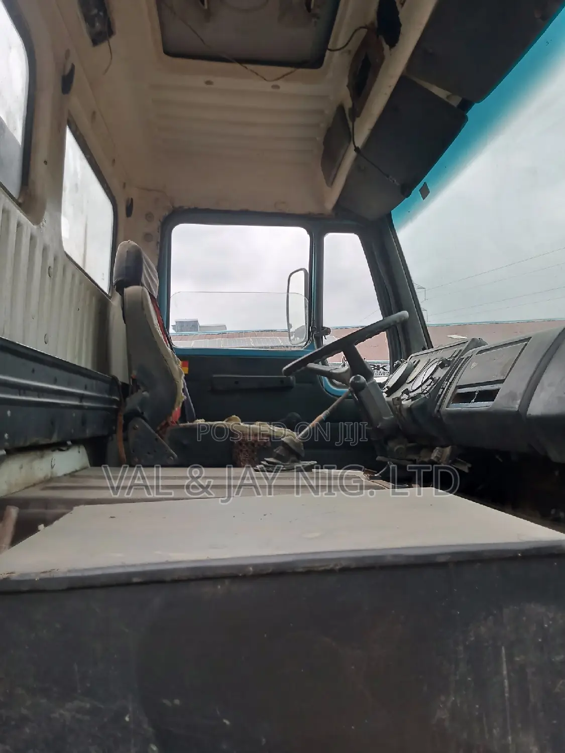 Mercedes Tipper Truck 1317 - Foreign Use - Straight Engine