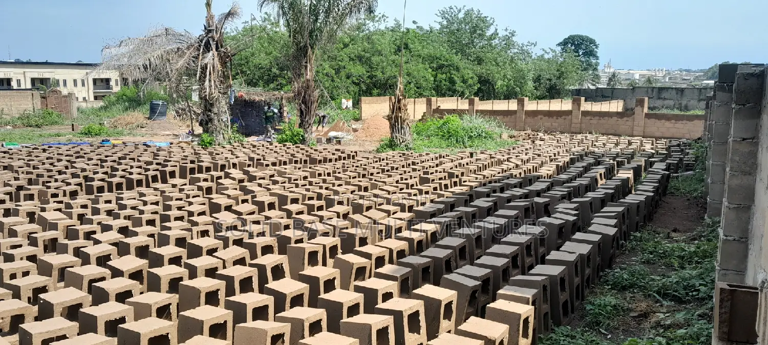 Moulding of Concrete Blocks on the Site Is Cheaper and Stron