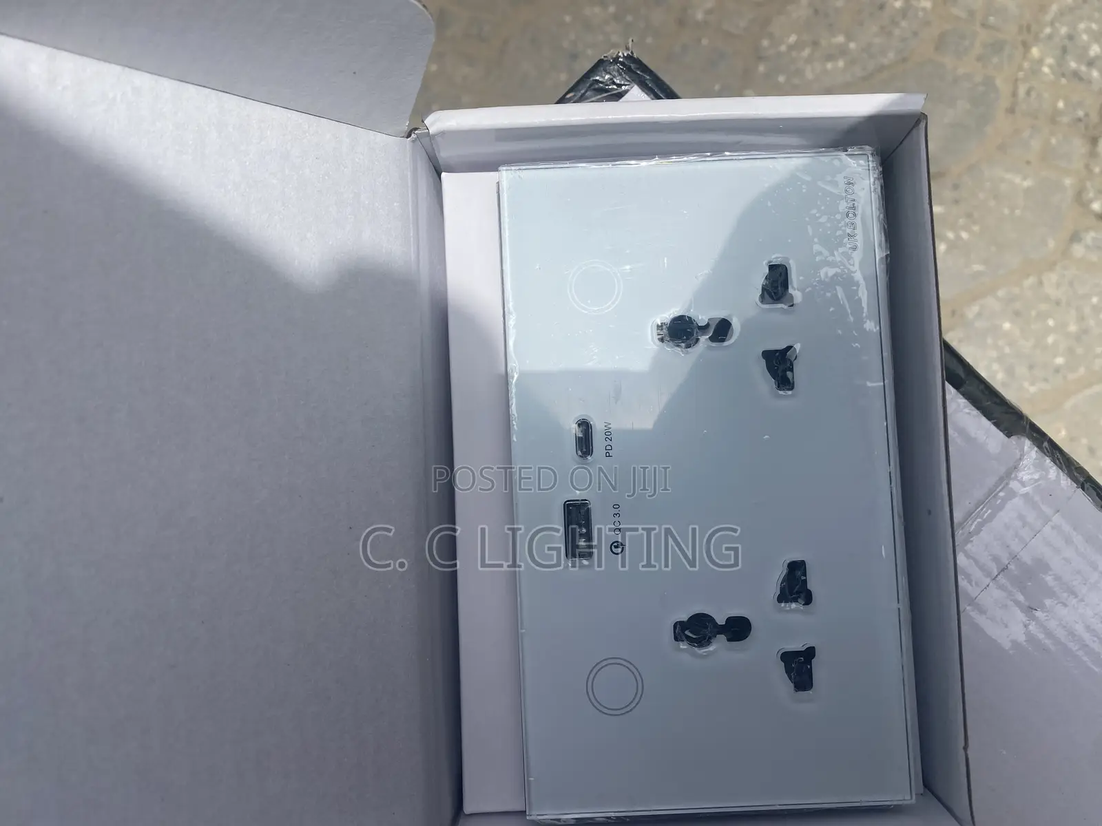 Wi-Fi Socket 13ahms Double USB