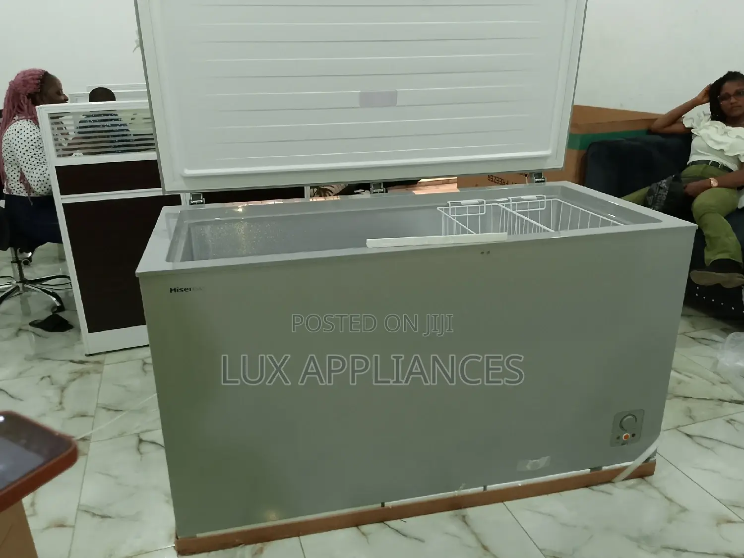 Hisense FC55DD 420L Double Door With Recessed Handles