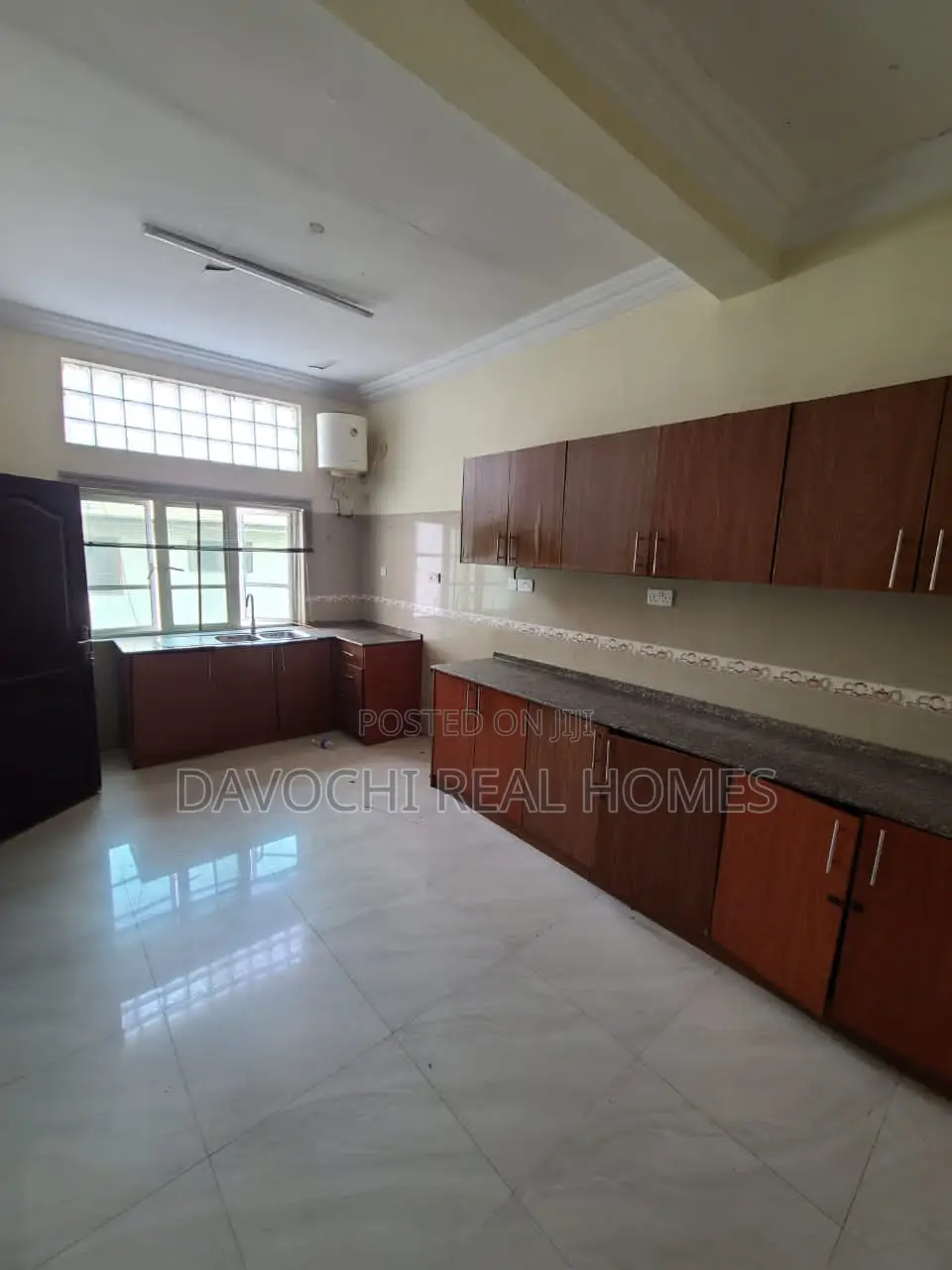 3bdrm Apartment in Lekki Phase One for rent