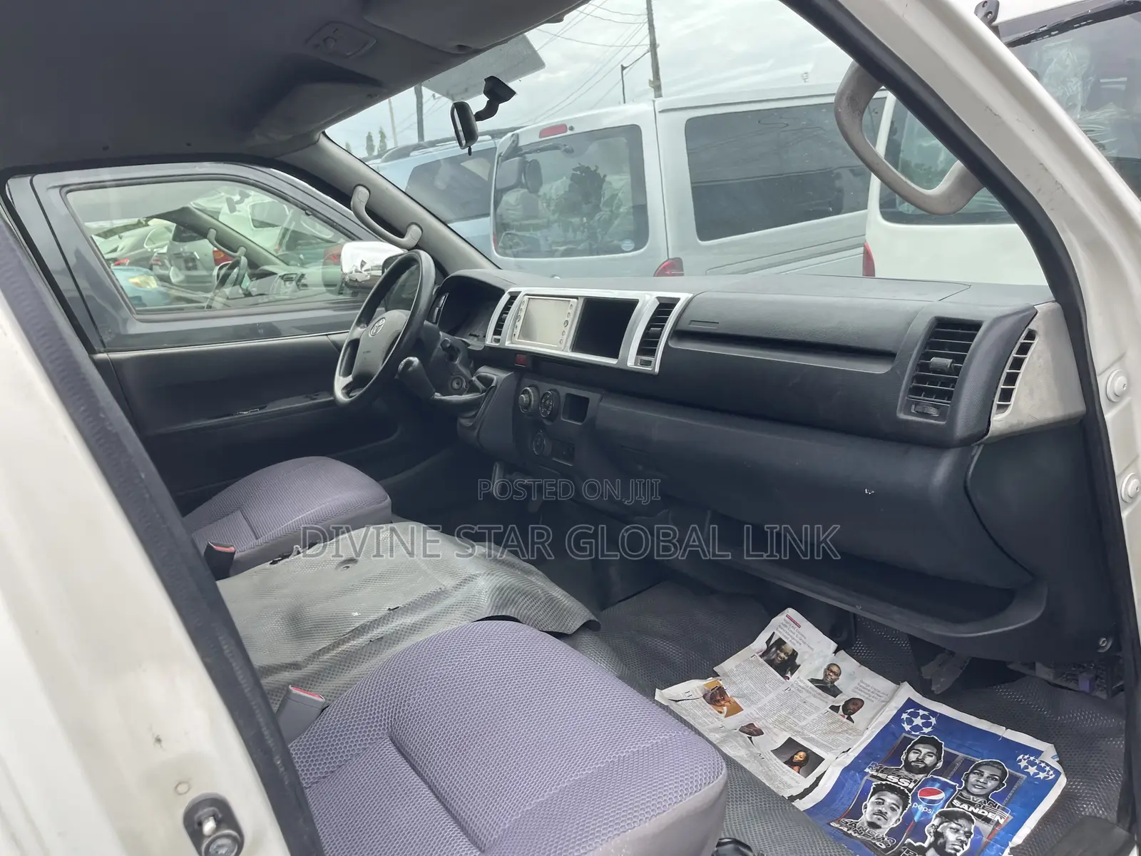 Toyota HiAce 2018 White