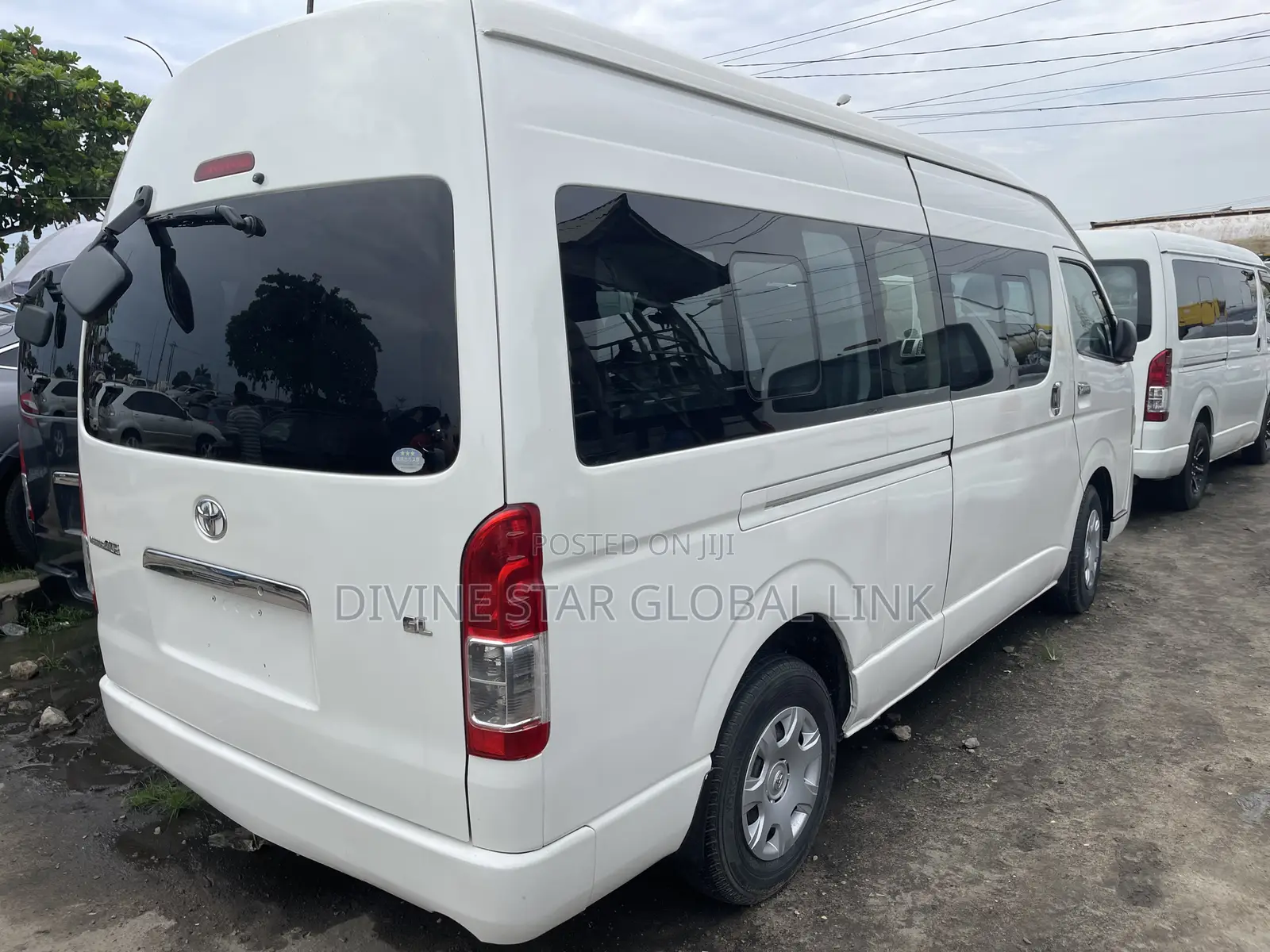 Toyota HiAce 2018 White