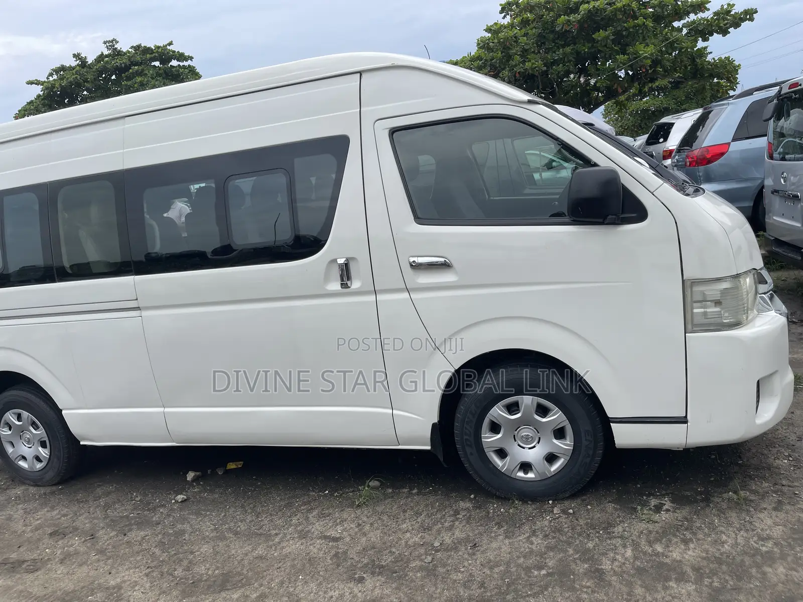 Toyota HiAce 2018 White