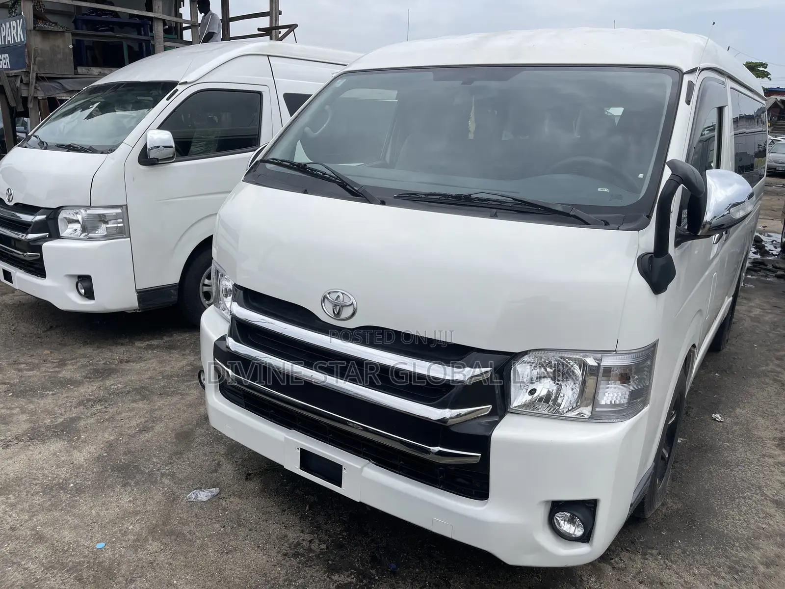 Toyota HiAce 2015 White