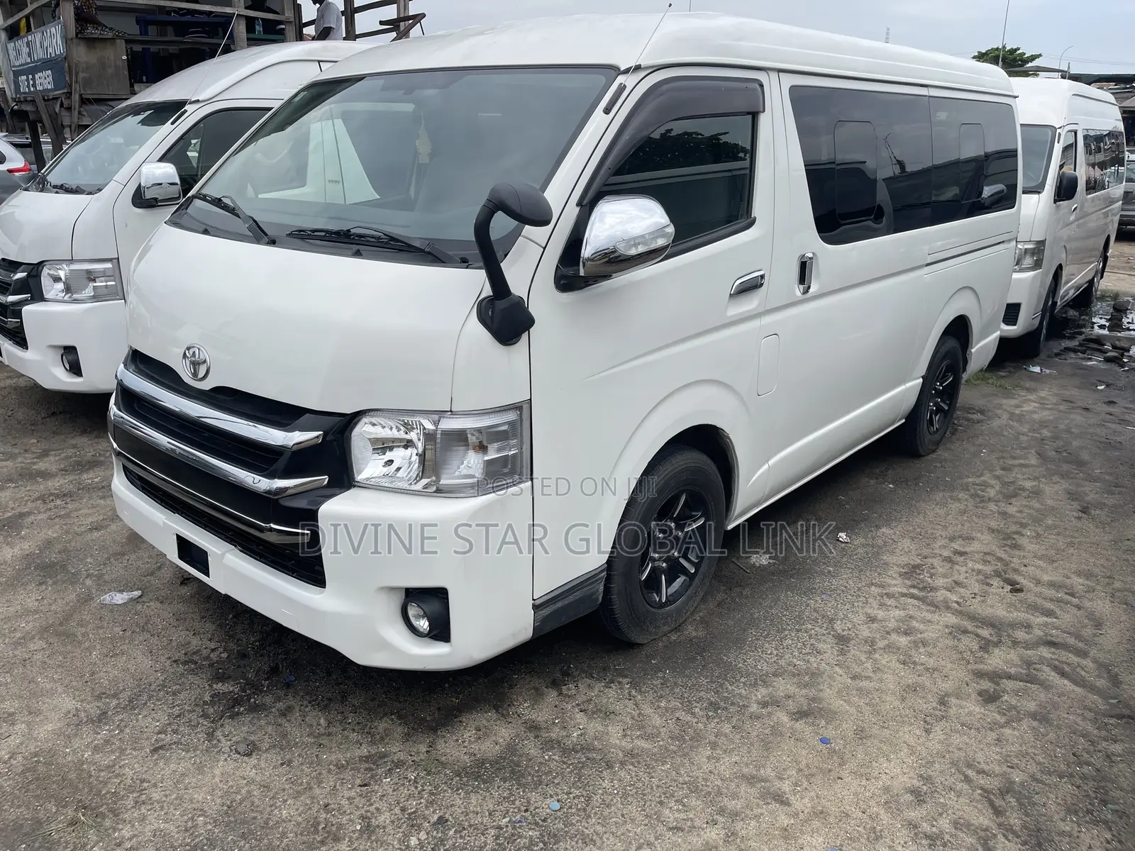 Toyota HiAce 2015 White