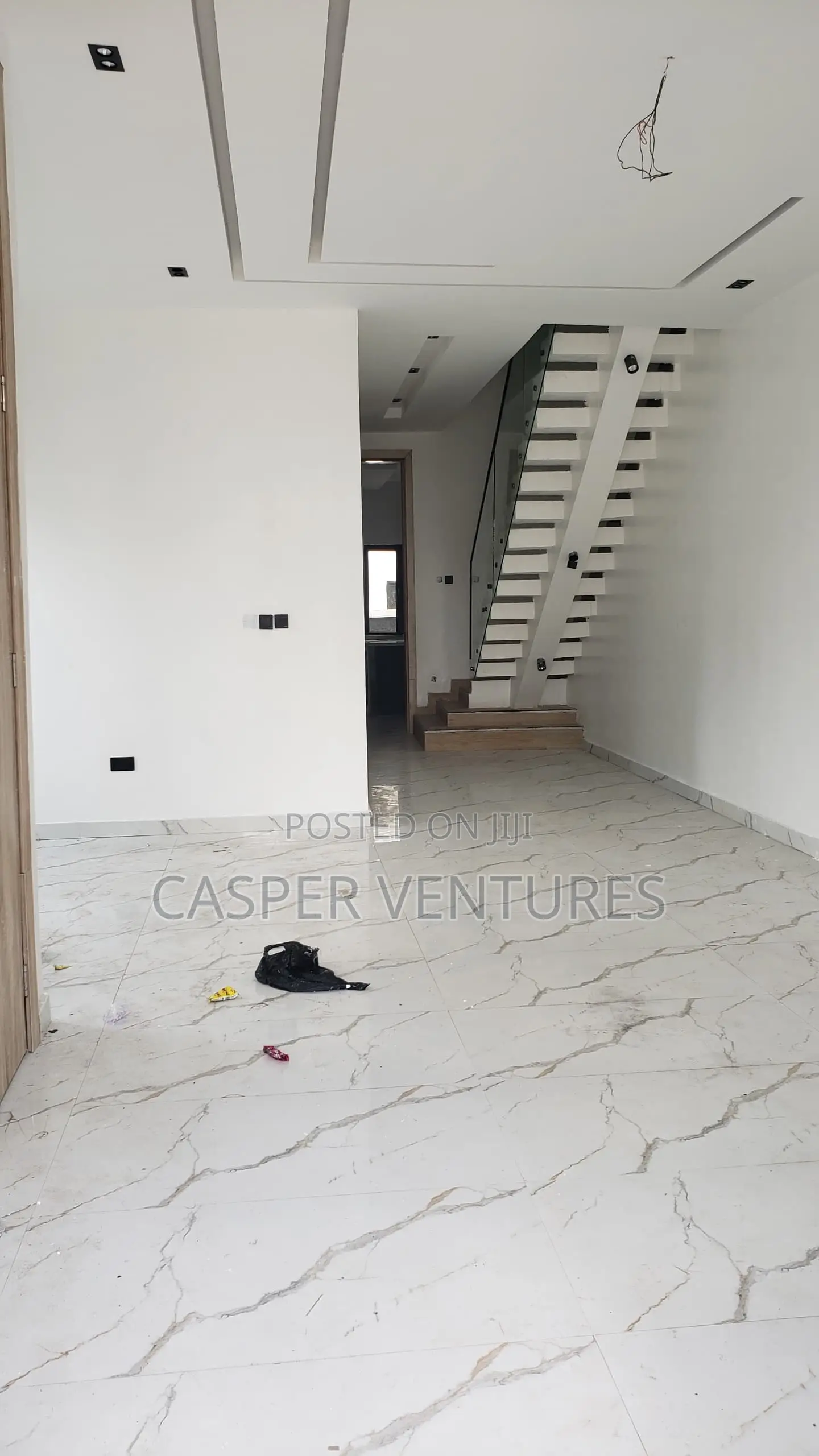 4bdrm Apartment in Chevron for rent
