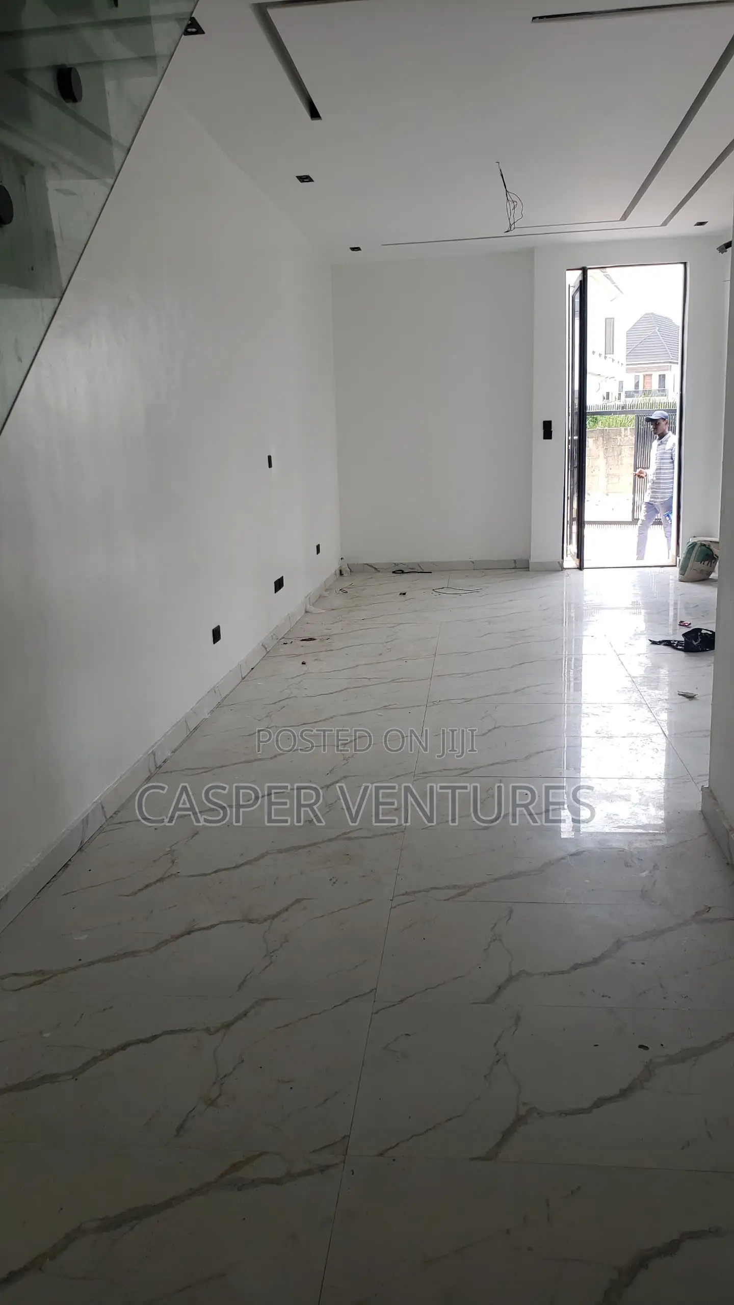 4bdrm Apartment in Chevron for rent