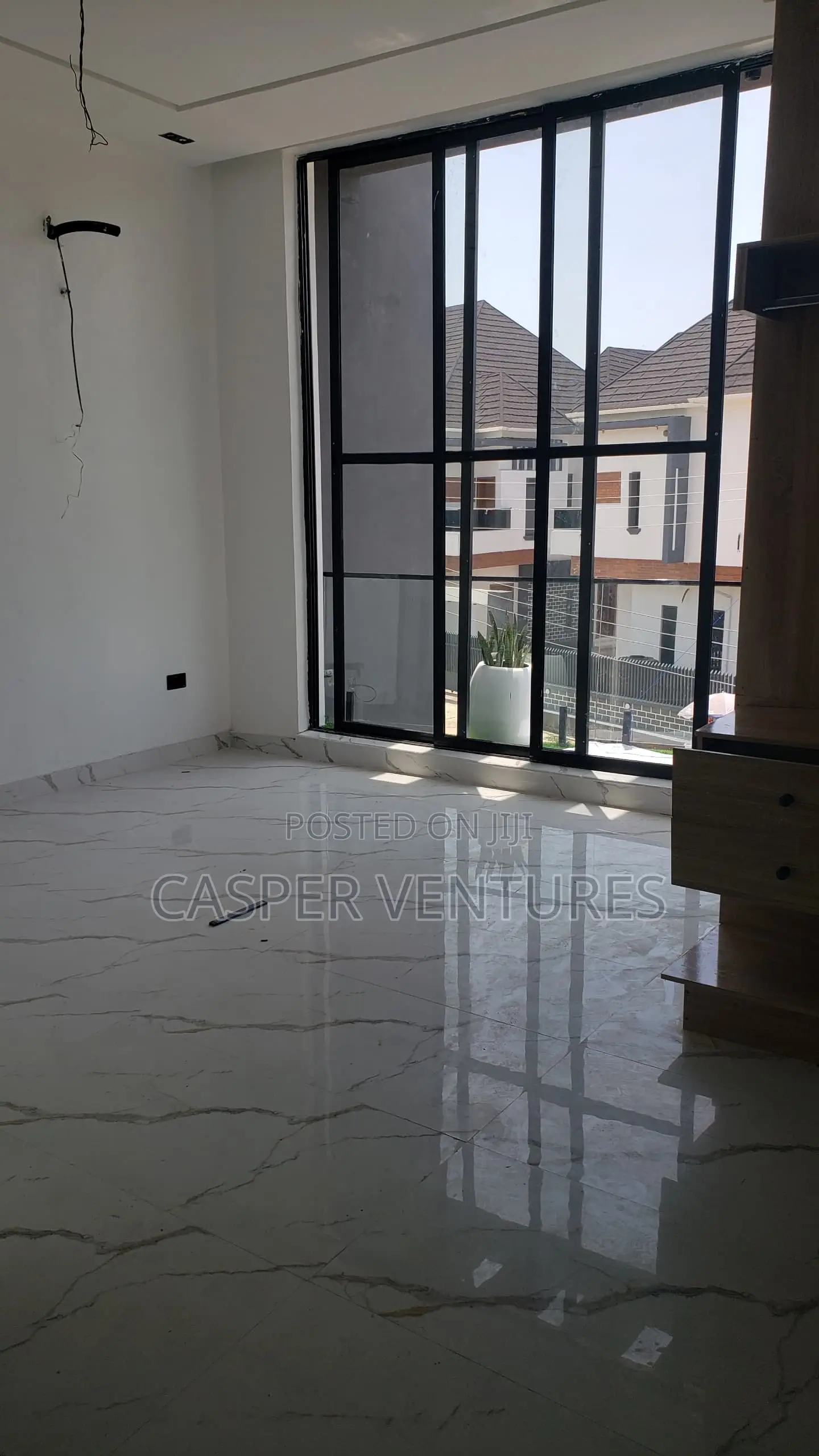 4bdrm Apartment in Chevron for rent