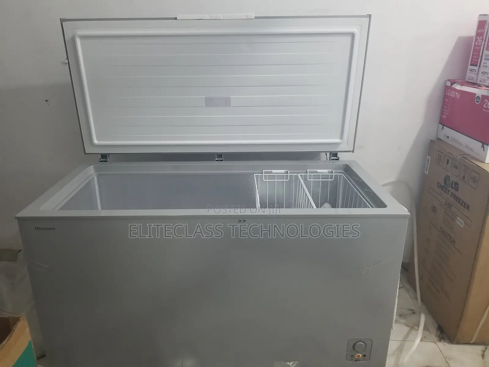 Hisense FC 55DD 420 Litres Chest Freezer.