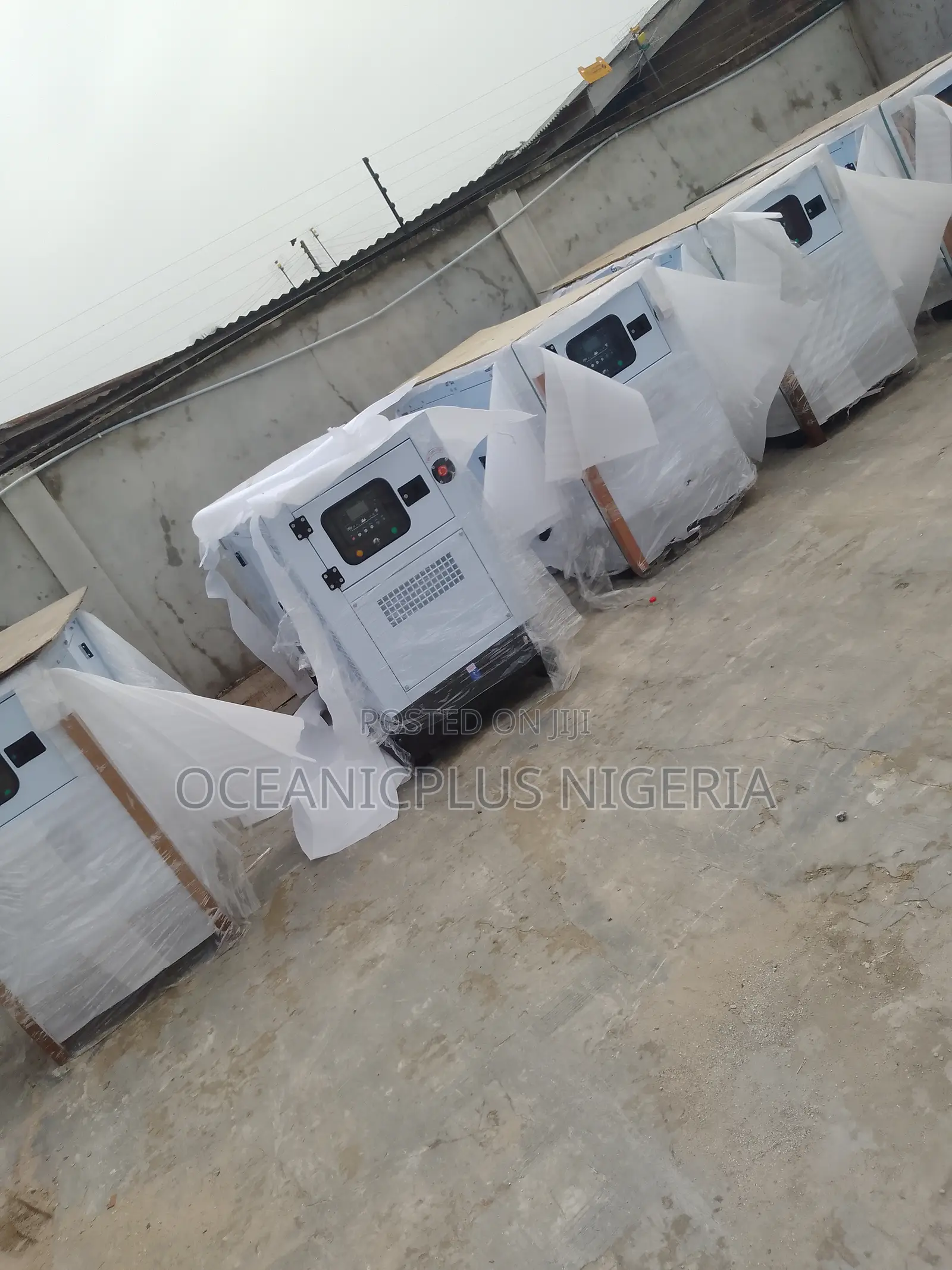 Selling at an Affordable Price(40kva Perkins DIESEL Gen)
