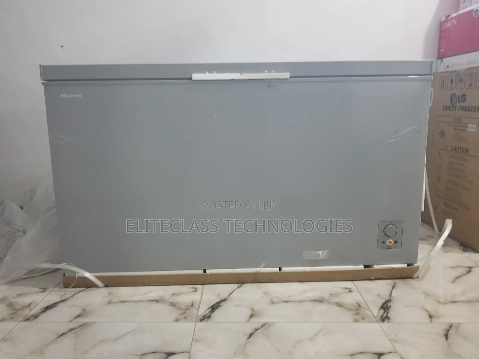 First - Choice FC-55DD Hisense Chest Freezer 420L.