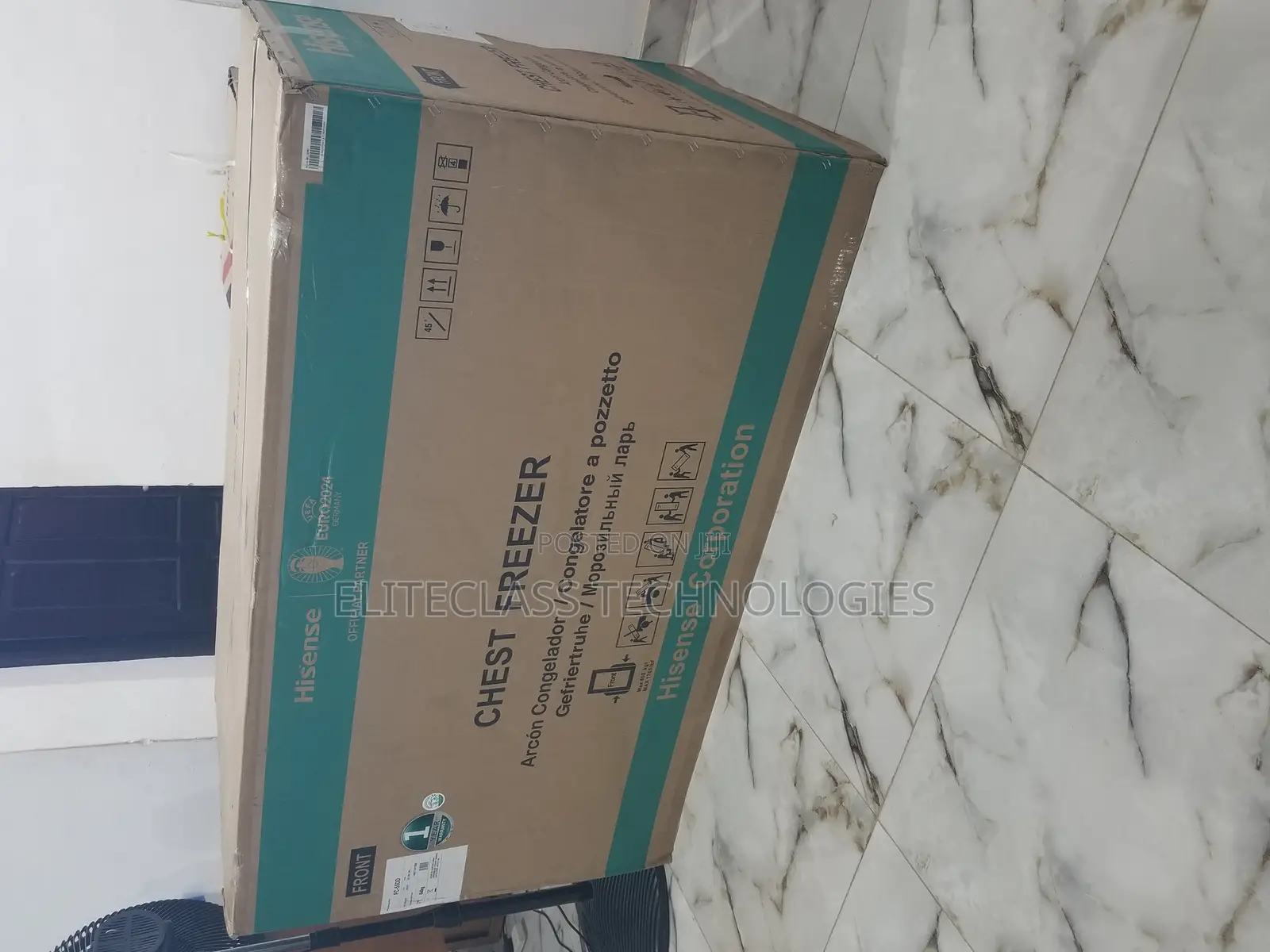 First - Choice FC-55DD Hisense Chest Freezer 420L.