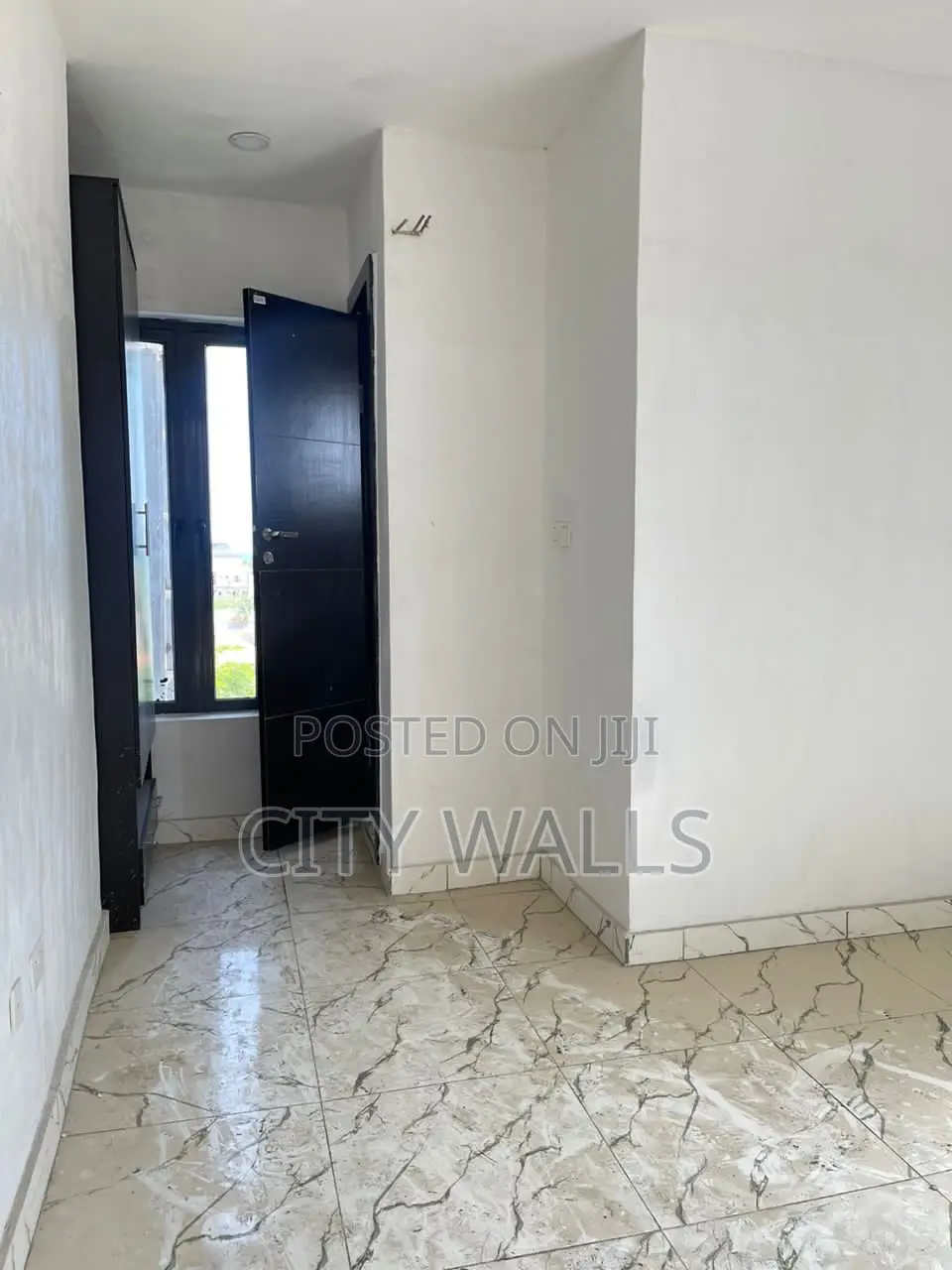 2bdrm Block of Flats in Ologolo for sale