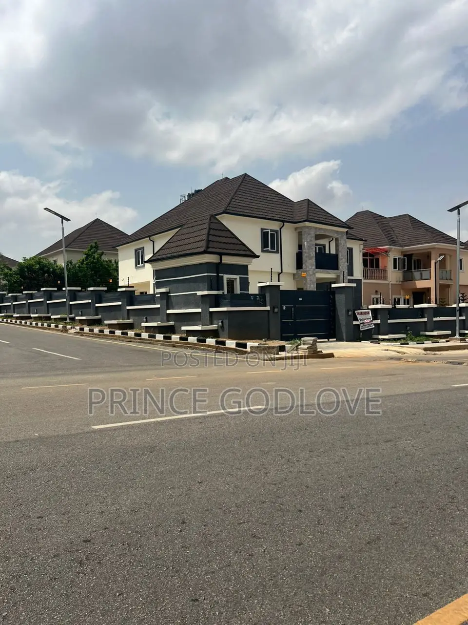 6bdrm Duplex in Naf Valley Estate, Asokoro for sale