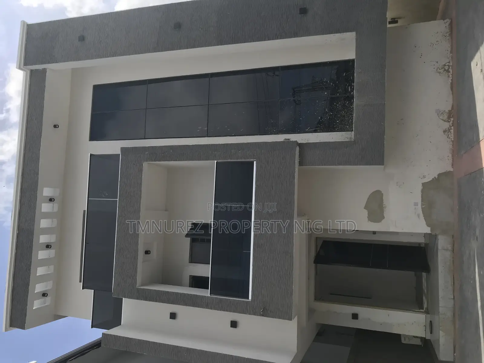 4bdrm Duplex in Phase1 for sale