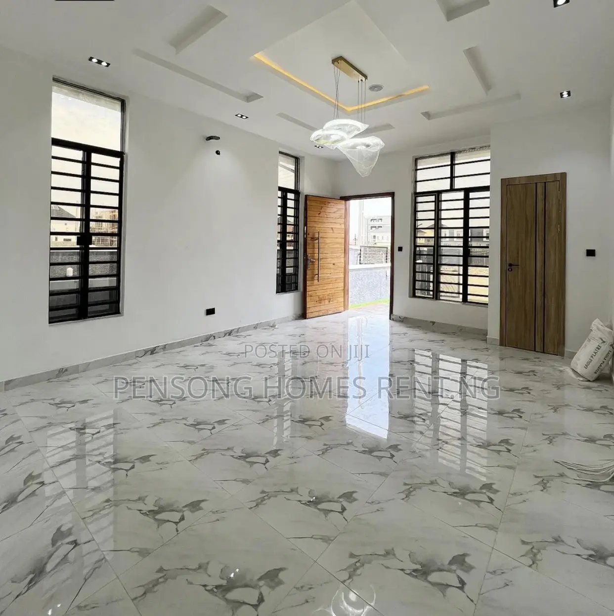 4bdrm Duplex in Ikota Villa for sale