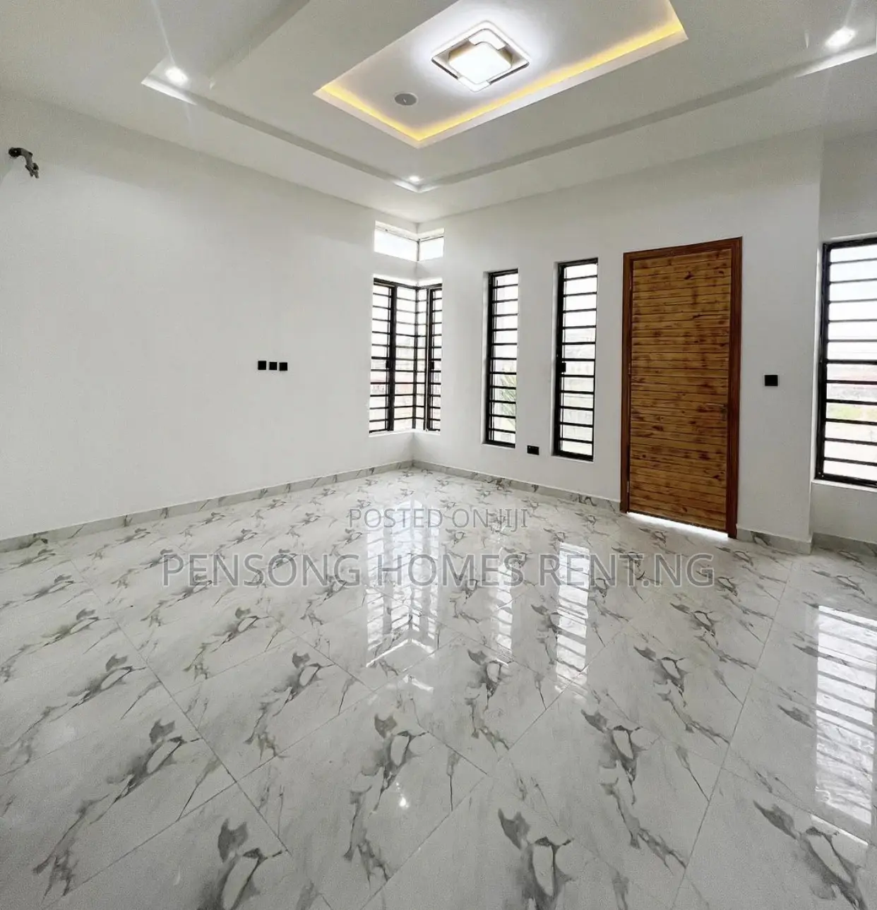4bdrm Duplex in Ikota Villa for sale