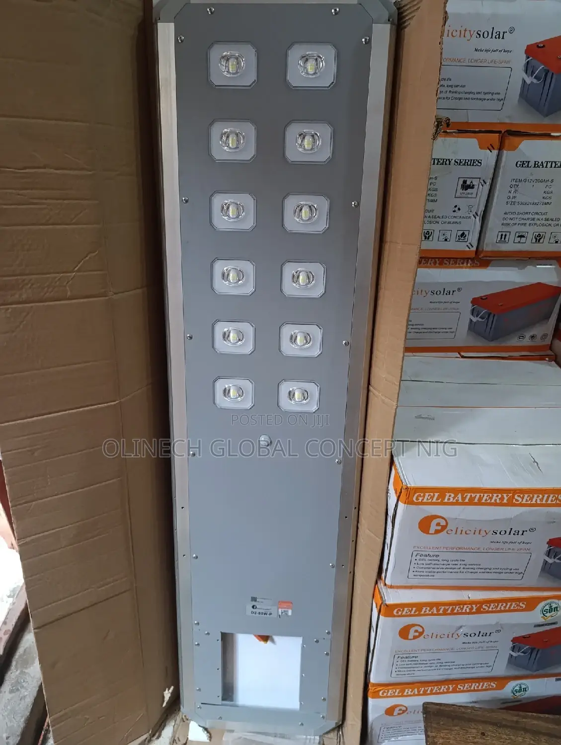 12 Eyes Metallic Body Solar Street Light