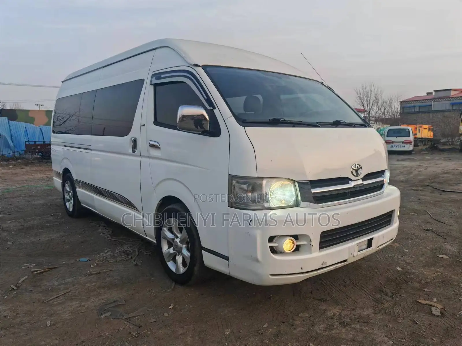 Toyota HiAce 2017 White