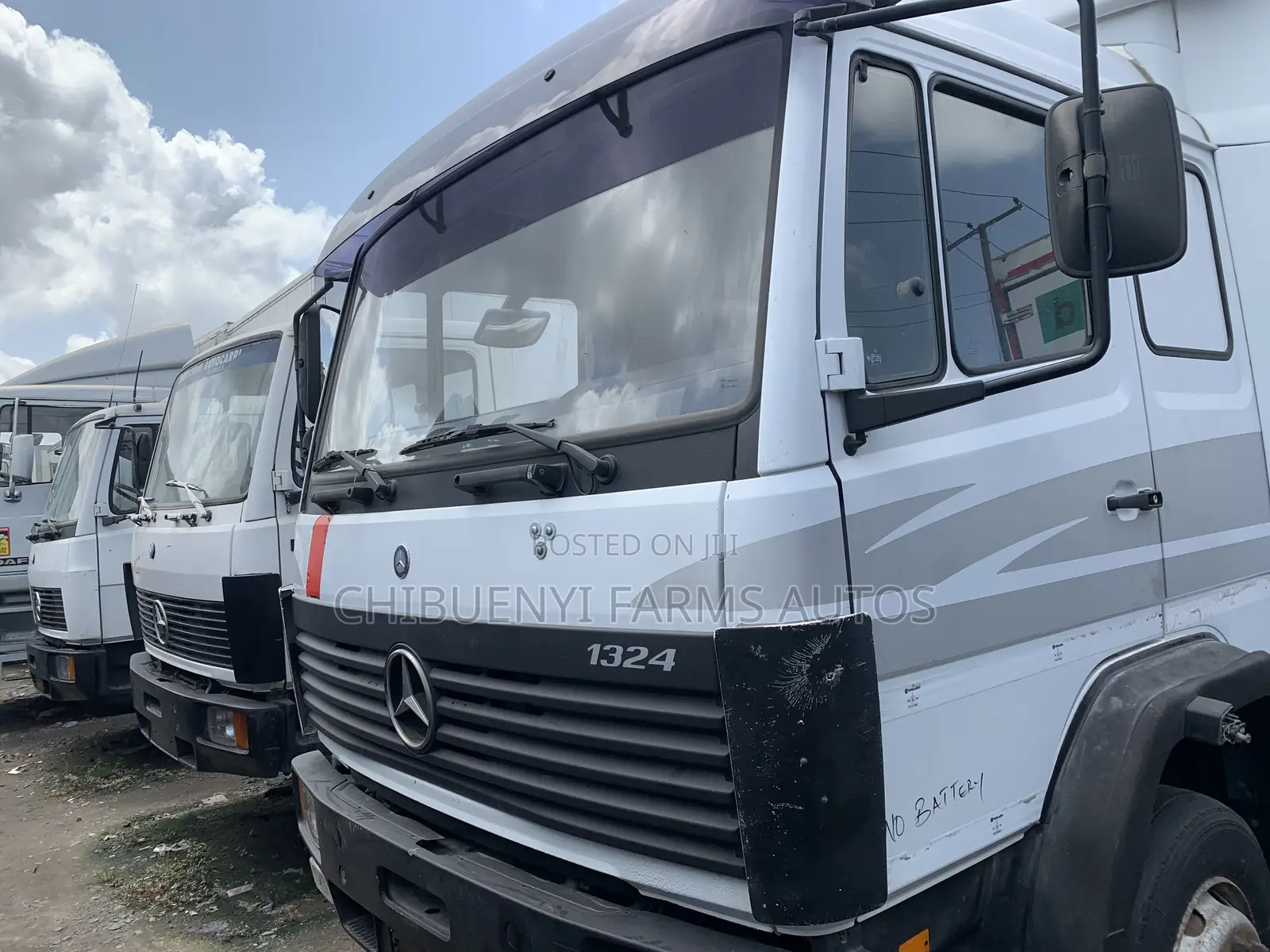 Mecedeces 1324 Truck Cargo (8-Bolts)