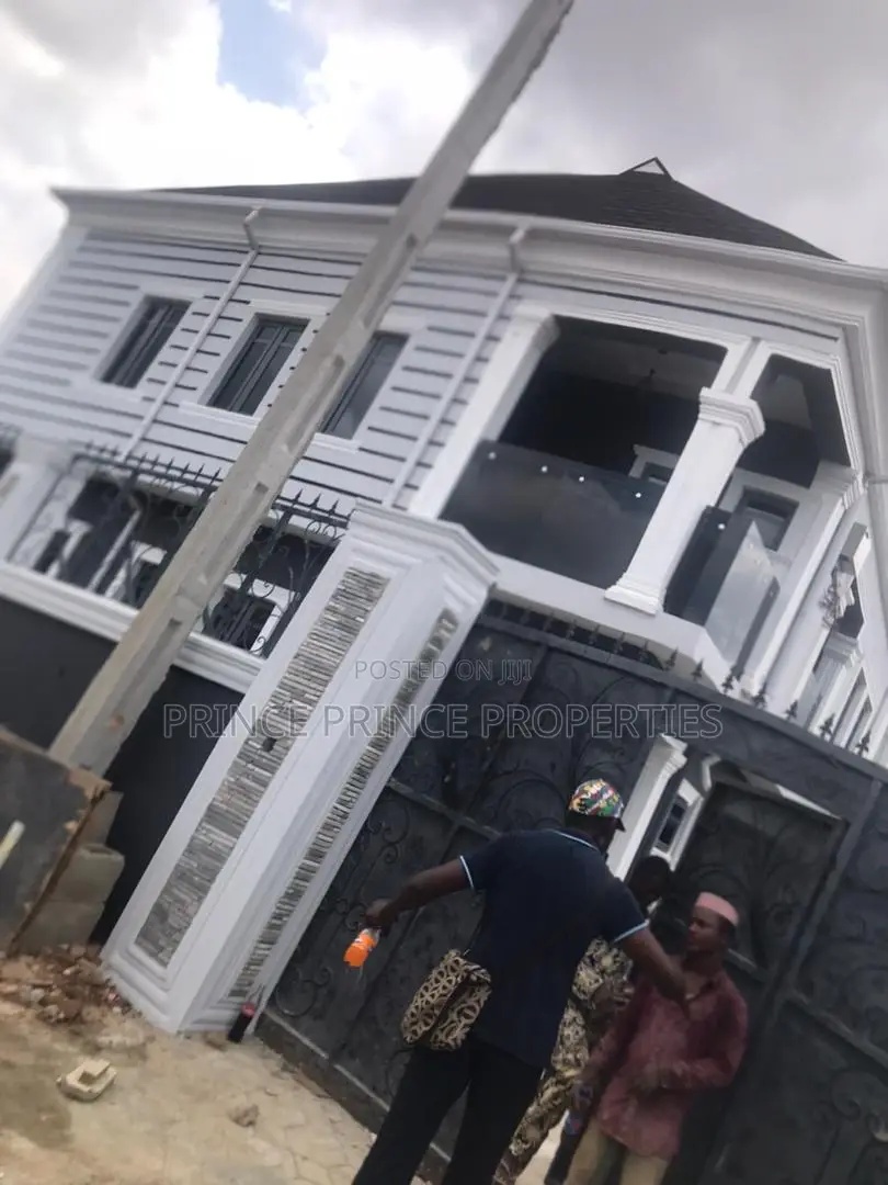 Furnished 3bdrm Block of Flats in Surulere for rent
