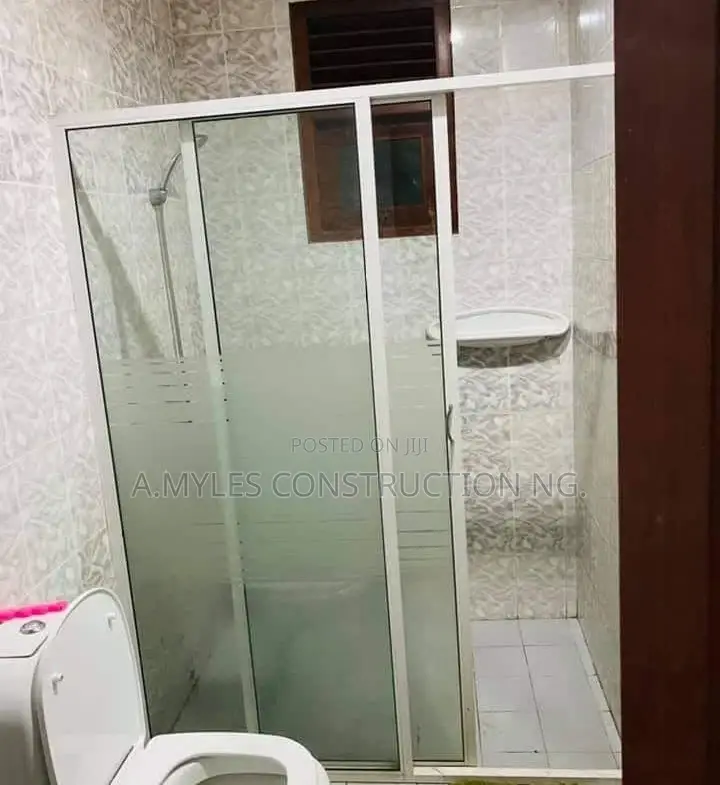Room Shower Cubicles