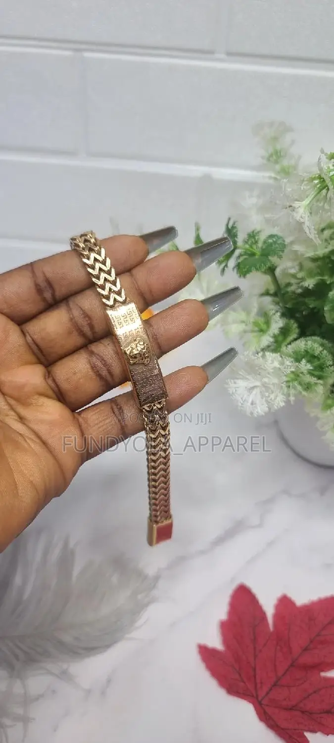 Rosegold Magnetic Strap Hand Chain